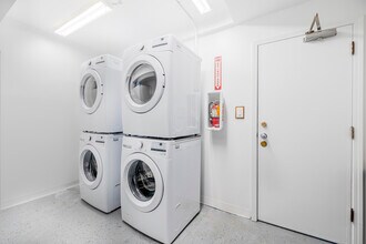 The Highland at 936 in Bremerton, WA - Building Photo - Interior Photo