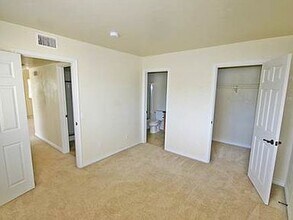 5037 Los Morros Way in Oceanside, CA - Building Photo - Building Photo