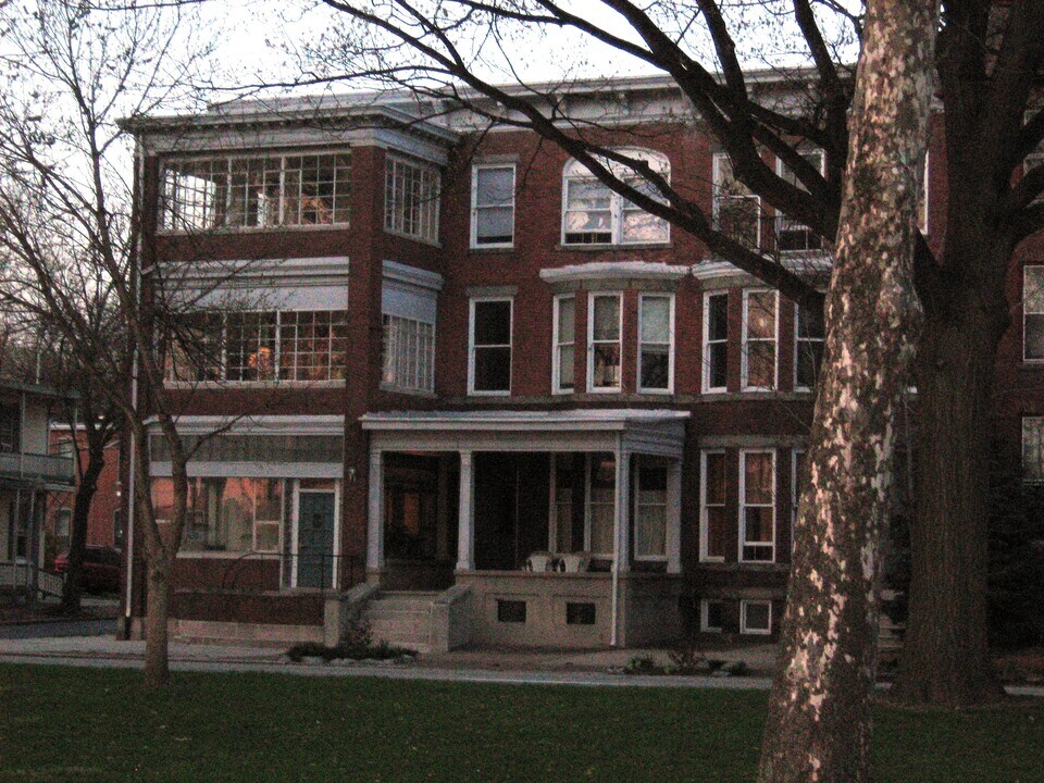 1015 N Front Street in Harrisburg, PA - Building Photo
