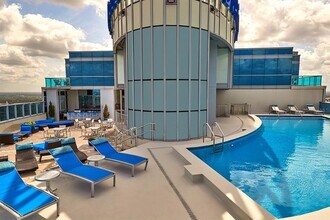 111 E Washington St in Orlando, FL - Building Photo - Building Photo