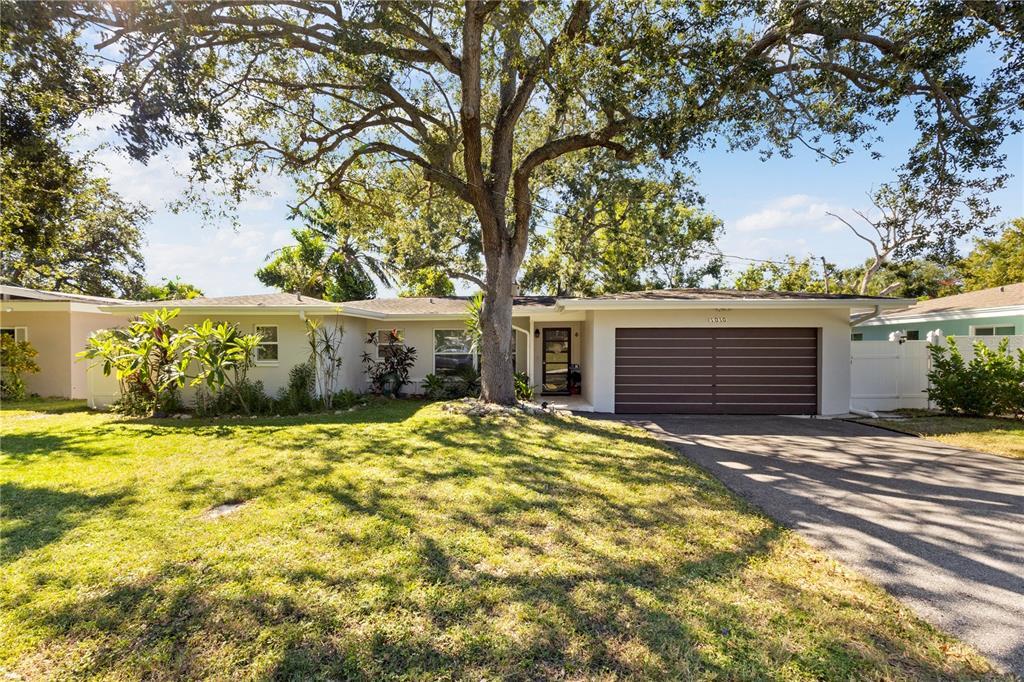1010 Bay Breeze Terrace in Largo, FL - Building Photo