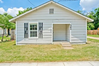 2429 Lillian St in Fort Worth, TX - Foto de edificio - Building Photo