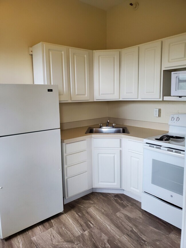 1402 Beacon St in Brookline, MA - Foto de edificio - Building Photo