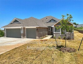 4037 Hart St in Tuttle, OK - Building Photo