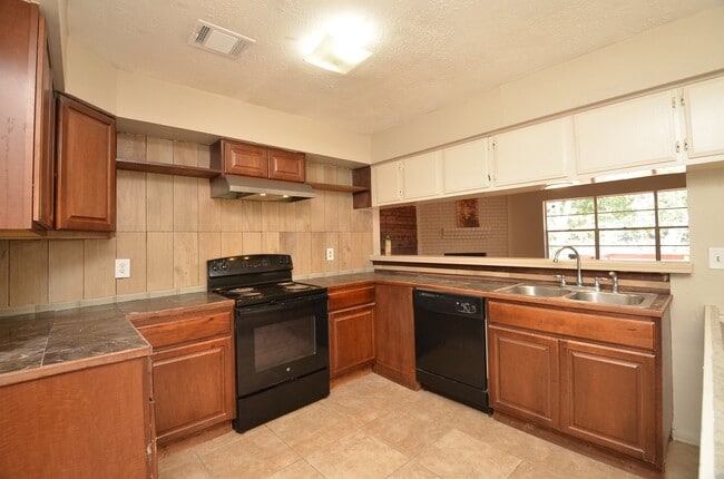 property at 522 Whippoorwill Dr