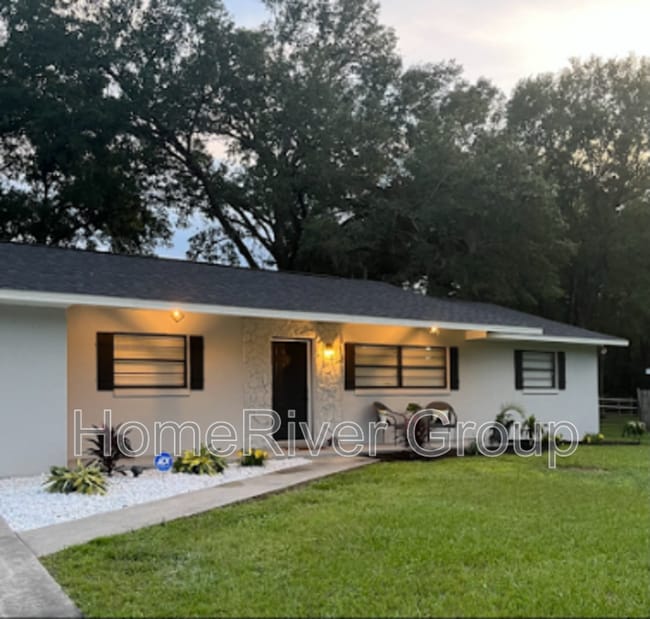 property at 5360 SE 28th St