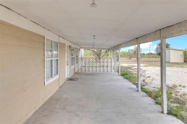 9678 Interstate 10 Frontage Rd, Unit 2 in Sealy, TX - Building Photo - Building Photo