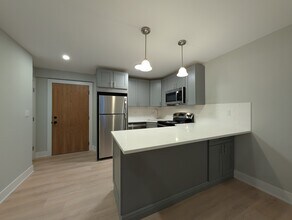 1214 N La Salle Dr, Unit J4 in Chicago, IL - Foto de edificio - Building Photo