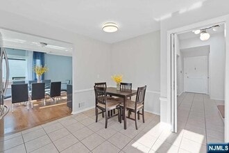 38 Berwyn Pl in Fair Lawn, NJ - Building Photo - Building Photo