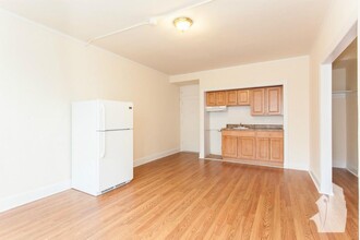 2779 N Milwaukee Ave in Chicago, IL - Building Photo - Building Photo