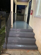 1539 E Young St in Wilmington, CA - Foto de edificio - Building Photo