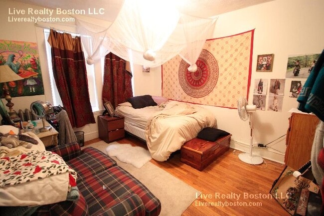 15 Scottfield Rd, Unit 2 photo'