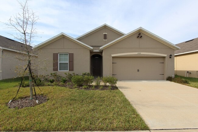property at 2323 Silverview Dr