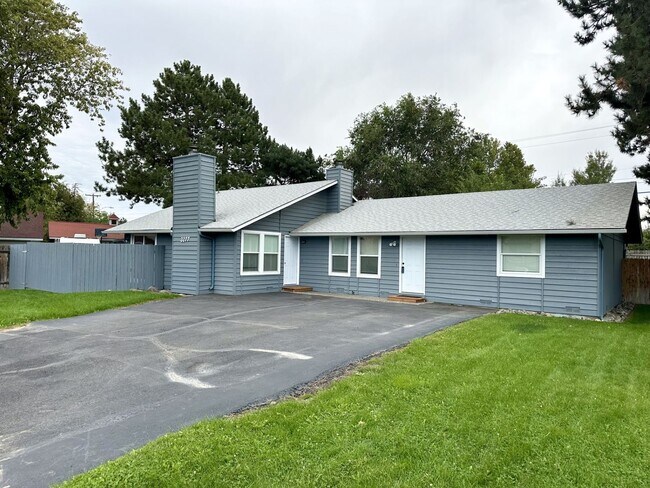 3277 W 9th Ct-Unit -3277 W. 9th Ct. #B in Kennewick, WA - Building Photo - Building Photo