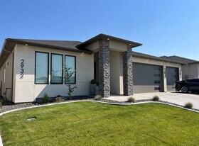 2932 Tarragon Ave in Richland, WA - Building Photo