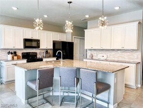 12617 Laurel Cove Dr in Ft. Myers, FL - Building Photo - Building Photo