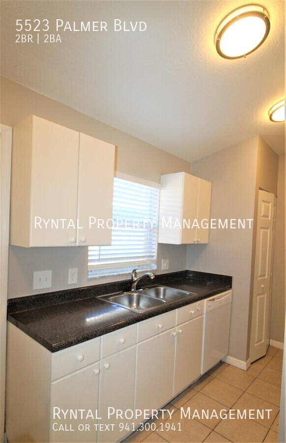 5523 Palmer Blvd in Sarasota, FL - Building Photo - Building Photo