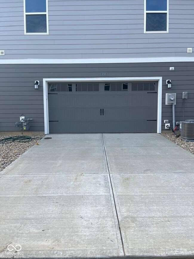 17355 Wellburn Dr in Westfield, IN - Building Photo - Building Photo