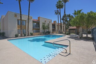 Melrose Villas in Phoenix, AZ - Building Photo - Building Photo