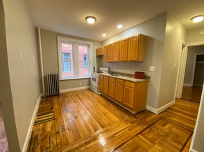 90 E 52nd St in Brooklyn, NY - Building Photo - Building Photo