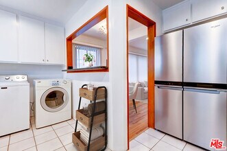 6551 W 86th Pl in Los Angeles, CA - Building Photo - Building Photo