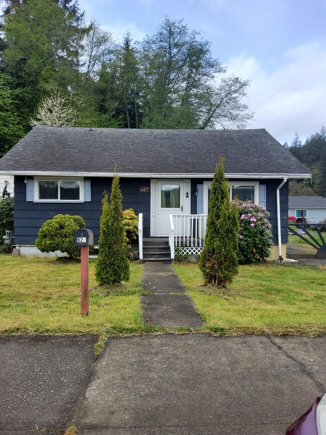 property at 627 Lincoln St