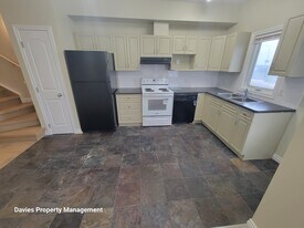 171 Brintnell Blvd NW in Edmonton, AB - Building Photo