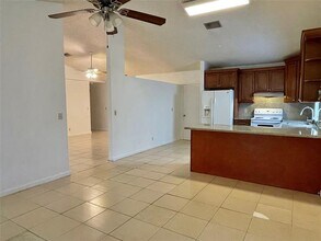 9133 NW 48th St in Sunrise, FL - Building Photo - Building Photo