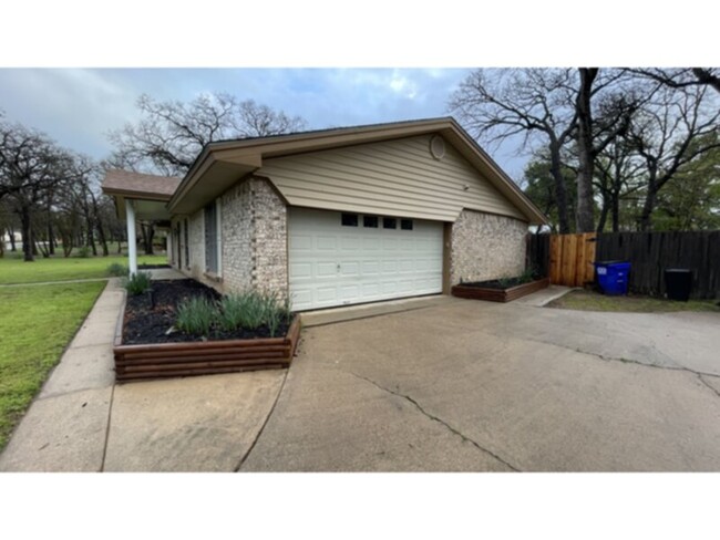 5013 Oak Timbers Ct in Colleyville, TX - Building Photo - Building Photo