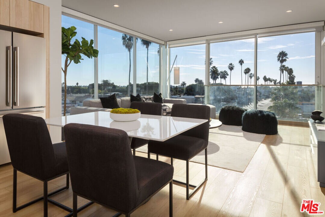 12431 Rochester Ave in Los Angeles, CA - Building Photo
