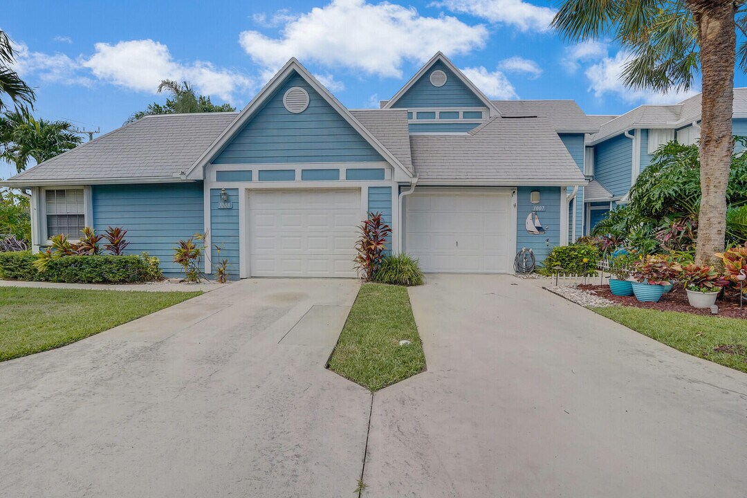 1007 Ocean Dunes Cir in Jupiter, FL - Building Photo