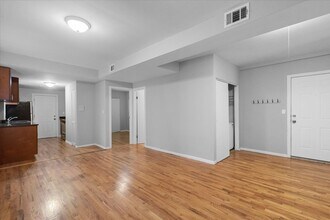 1464 W Ohio St, Unit 1F in Chicago, IL - Building Photo - Building Photo