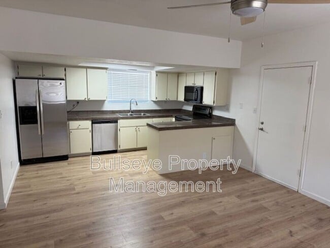 property at 1302 E Maddock Rd