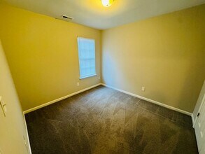 5420 Henderson Oaks Dr in Charlotte, NC - Building Photo - Building Photo