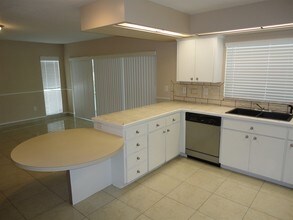 17637 Esprit Dr in Tampa, FL - Building Photo - Building Photo