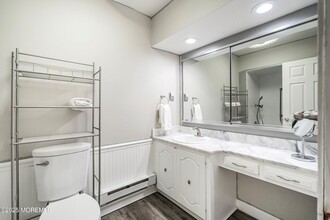 40 Meadow Green Cir in Englishtown, NJ - Building Photo - Building Photo