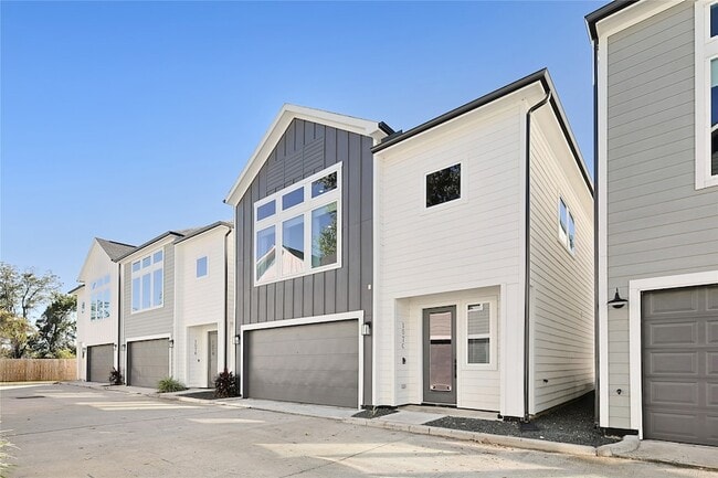 107 W Whitney St in Houston, TX - Building Photo - Building Photo