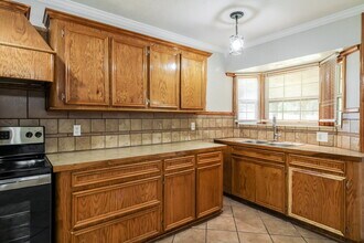 2701 5th Ave N in Texas City, TX - Building Photo - Building Photo