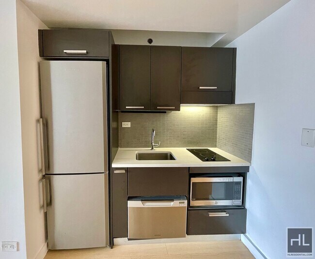 East 39th Street--No Broker Fee in New York, NY - Building Photo - Building Photo
