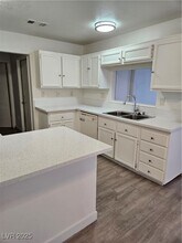 6929 Oyster Shell Dr in Las Vegas, NV - Building Photo - Building Photo