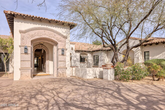 6116 N 38th Pl in Paradise Valley, AZ - Building Photo - Building Photo
