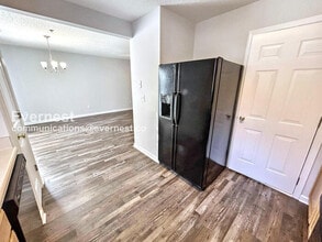 204 Cottonwood Creek Cir in Canton, GA - Foto de edificio - Building Photo