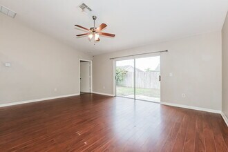 119 Lookout Dr in Apollo Beach, FL - Foto de edificio - Building Photo