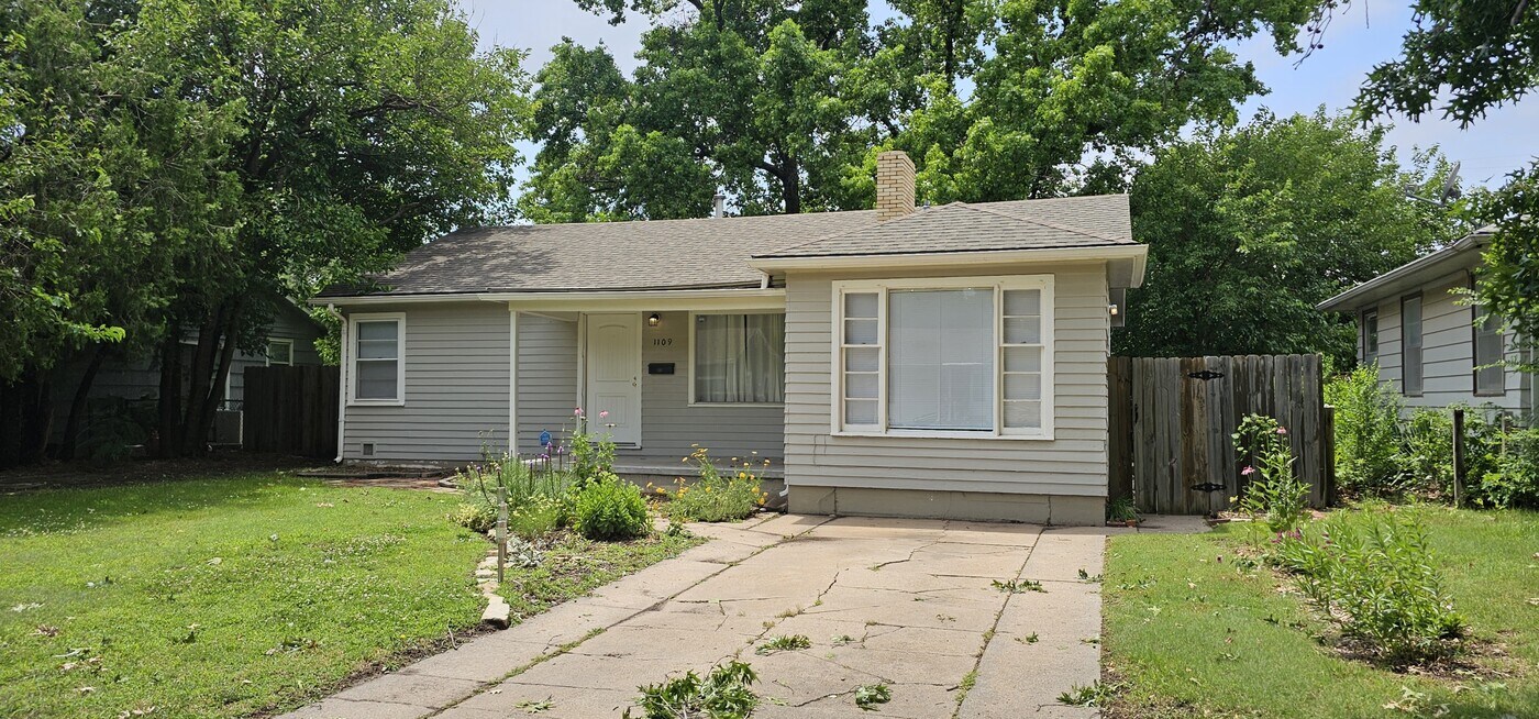 1109 S Yale St in Wichita, KS - Building Photo