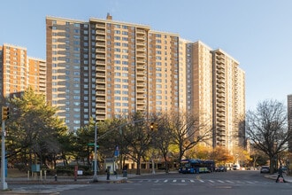 RiverBay at Co-op City in Bronx, NY - Building Photo - Building Photo