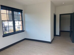 41 Larry Holmes Dr in Easton, PA - Building Photo - Building Photo