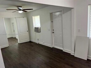 6028 SW 27th St in Miramar, FL - Building Photo - Building Photo