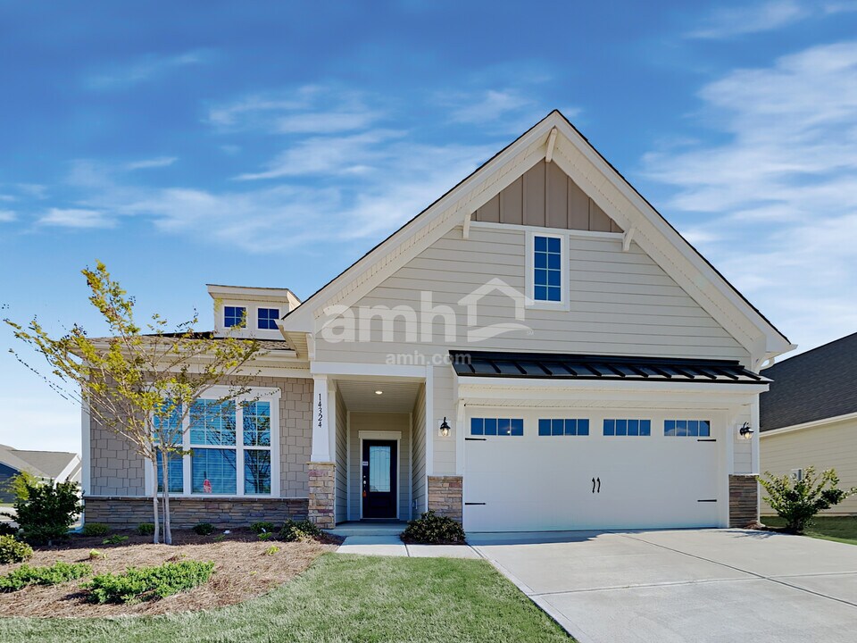 14324 Little Pine Dr in Huntersville, NC - Building Photo