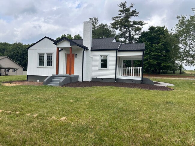 1315 Whicker Rd in Kernersville, NC - Building Photo - Building Photo