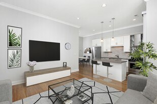 Reside on Jackson in Chicago, IL - Building Photo